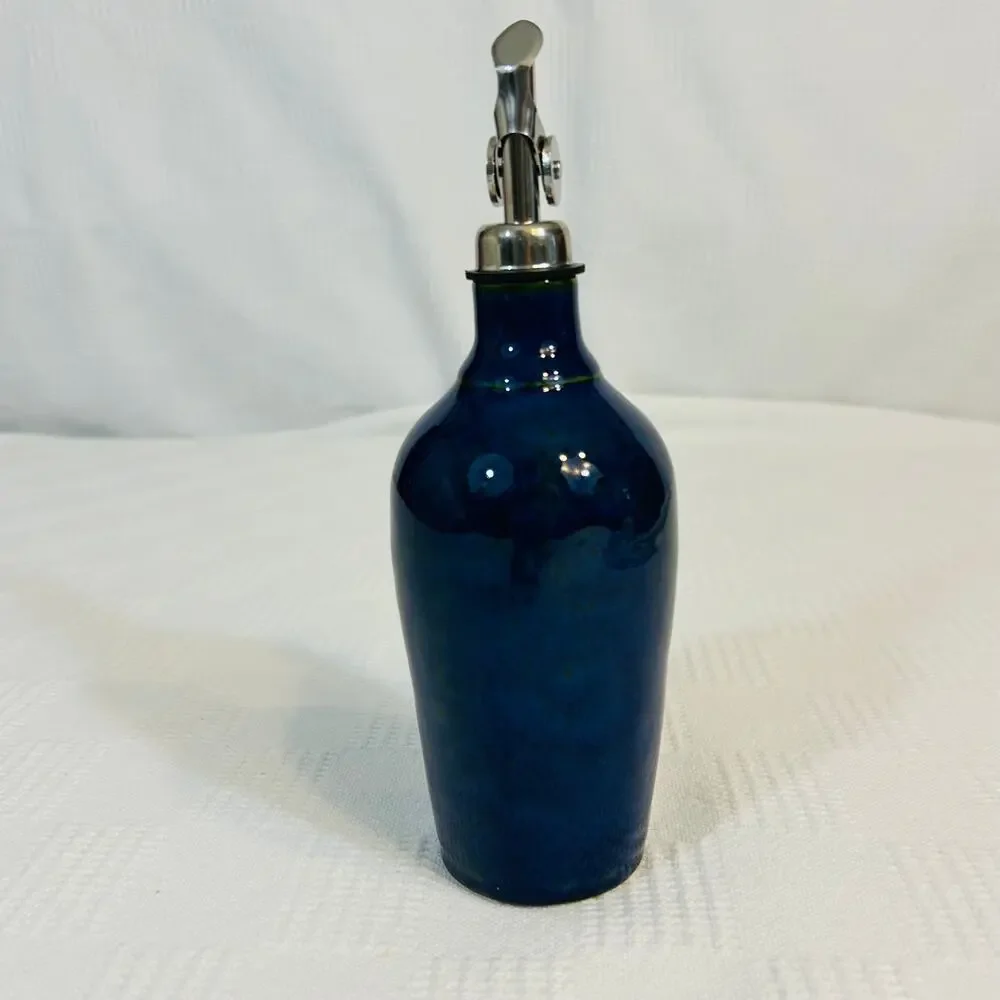Unknown cruet olive